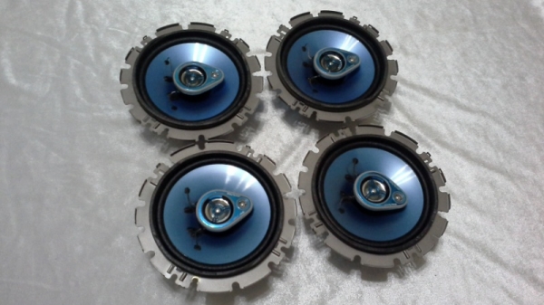 Alpine ชุดหน้าหลัง 4 ตัว ขนาด 6.5" แกนร่วมสามทาง เ