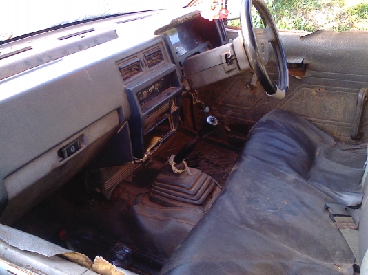 NISSAN BIG M 2.5 ปี30 เครื่อง SD25 ภาษี57 mitsuหลงMA195 ราคา 698000 และหางปลาEH70 ขึ้น320ได้ 520000 และหลงโบ1038000