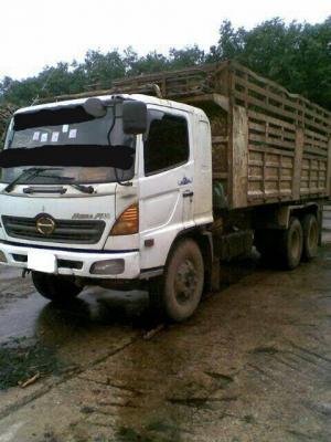 รถฮีโน่ 10 ล้อดั้ม 260 แรงม้า ปี 48. สนใจติดต่อ 081 - 6079515