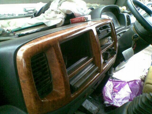 รถฮีโน่ 10 ล้อดั้ม 260 แรงม้า ปี 48. สนใจติดต่อ 081 - 6079515