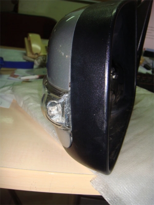 กระจกมองข้างไฟฟ้า ข้างซ้าย ดีแม็กปี2004 ตามสภาพ 500บาท มีแตกตรงมุมไฟเลี้ยว