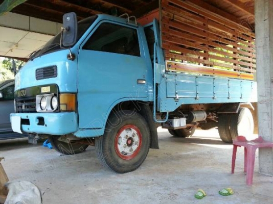 รถบรรทุก 6 ล้อ ยี่ห้อ ISUZU 110 แรงม้า