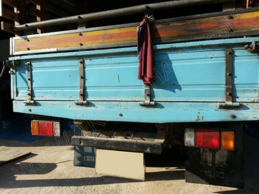 รถบรรทุก 6 ล้อ ยี่ห้อ ISUZU 110 แรงม้า