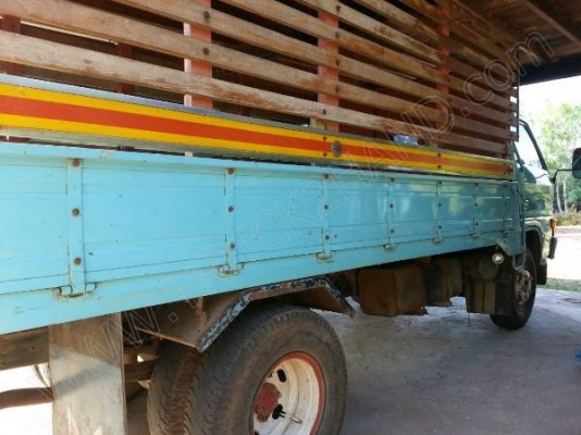 รถบรรทุก 6 ล้อ ยี่ห้อ ISUZU 110 แรงม้า