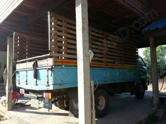 รถบรรทุก 6 ล้อ ยี่ห้อ ISUZU 110 แรงม้า