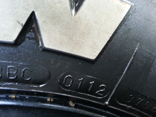 ขายต่อครับ ยกเลิกการจอง MUD 265/75/16 ปี 11-12 ทั้งชุดไม่ร่วมกะทะนะครับลดเหลือ 15,000 ขายต่อครับ ยกเลิกการจอง MUD 265/75/16 ปี 11-12 ทั้งชุดไม่ร่วมกะทะนะครับลดเหลือ 15,000