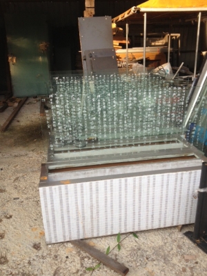 กระจกกั้นห้องอาหารญี่ปุ่นพร้อมไฟและปลั๊ก