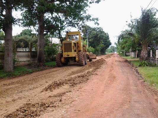 ขายรถเกรด Komatsu GD600R(เจ้าของขายเอง ต่อรองราคาได้) ขายรถเกรด Komatsu GD600R(เจ้าของขายเอง ต่อรองราคาได้)