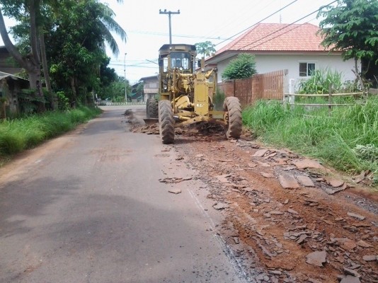 ขายรถเกรด Komatsu GD600R(เจ้าของขายเอง ต่อรองราคาได้) ขายรถเกรด Komatsu GD600R(เจ้าของขายเอง ต่อรองราคาได้)