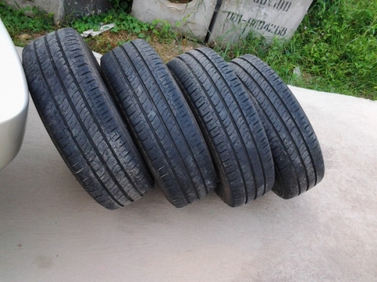 ยาง  205/70/15  ปี 11  นุ่มๆ ดอกหนาๆ