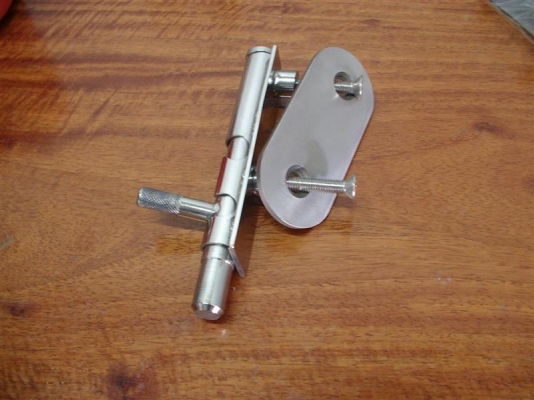 ขายกลอนกระจกหน้า Komatsu  สแตนเลสแท้ทั้งชุด