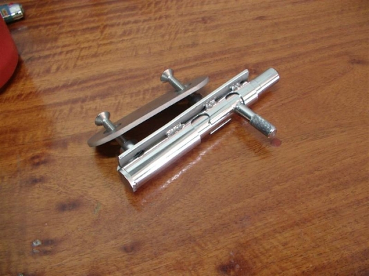 ขายกลอนกระจกหน้า Komatsu  สแตนเลสแท้ทั้งชุด