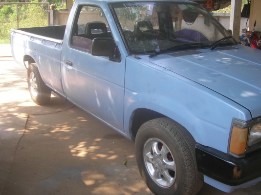 ขายนิสสัน บิ๊กเอ็ม หัวเดี๋ยวปี36 ล้อแมก มีแอร์ ภายนอกสีสวย ขายนิสสัน บิ๊กเอ็ม หัวเดี๋ยวปี36 ล้อแมก มีแอร์ ภายนอกสีสวย