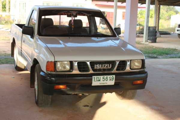 ขาย isuzu  หัวเดียว  ปี  35   95,000  บาท 0883116659 เอกสารพร้อมโอนค่ะ