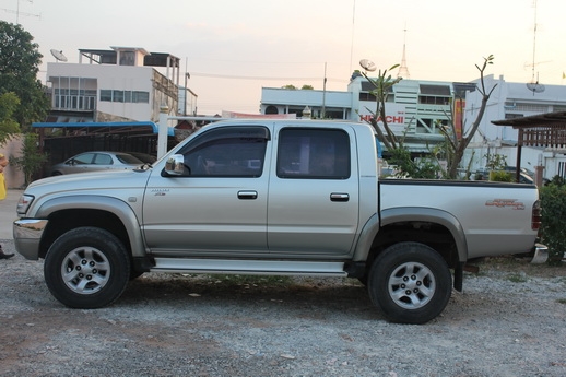 ขายรถบ้านสี่ประตู