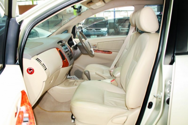 TOYOTA INNOVA  VVTi 2.0 AT ปี 2008