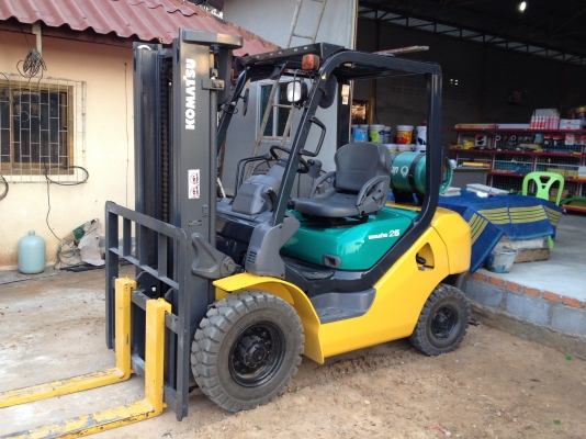 ขายรถฟอร์คลิฟต์  2.5 ตัน  รถสวยน่าใช้