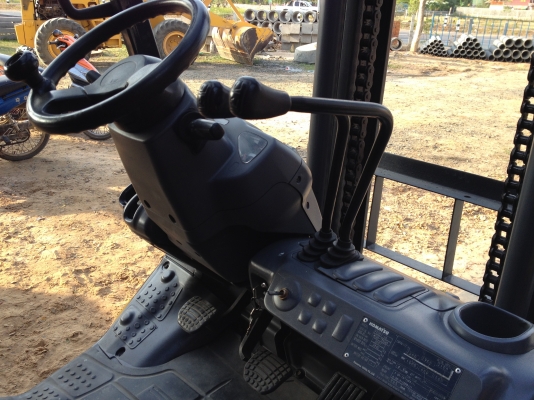 ขายรถฟอร์คลิฟต์ 2.5 ตัน รถสวยน่าใช้ ขายรถฟอร์คลิฟต์ 2.5 ตัน รถสวยน่าใช้