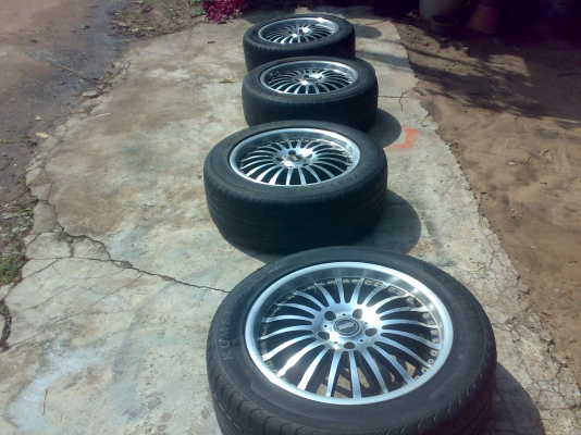 ขายแม็ก 17 5รู แถมยาง ถอดจากไมตี้ **** ปรับราคาครับเหลือ 4,900 ***