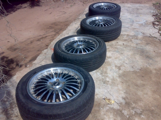 ขายแม็ก 17 5รู แถมยาง ถอดจากไมตี้ **** ปรับราคาครับเหลือ 4,900 ***