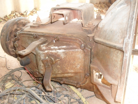 ขายเกียร์รถบรรทุกหกล้อ อีซูซุ 85 แรงมีสองลูกขายเหมา 9,500 บาท