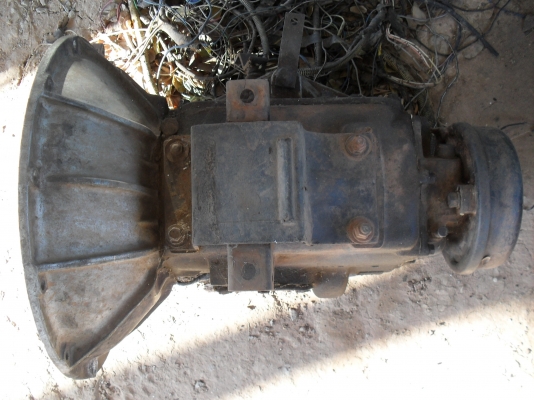 ขายเกียร์รถบรรทุกหกล้อ อีซูซุ 85 แรงมีสองลูกขายเหมา 9,500 บาท