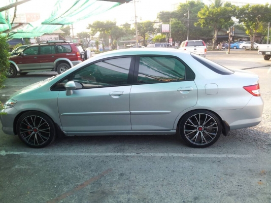 2003 HONDA, CITY 1.5 A i-DSI  รถใช้ผู้หญิงใช้มือเดียวค่ะ