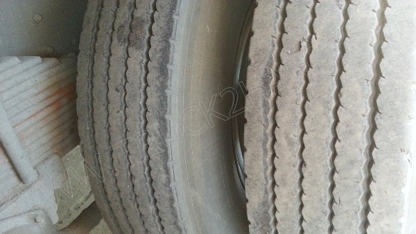 รถบรรทุก 10 ล้อ ยี่ห้อ HINO 180 แรงม้า ติดแก๊ส NGV 8 ถัง ลักษณะถังยืน