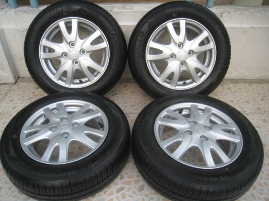 ขายล้อแม็กป้ายแดง Honda Brio 14"x5" et50 4รู100 + ยางผลิตสัปดาห์ที่23 ปี13 สนใจติดต่อเล็กคลองสามครับ (081-3747940)