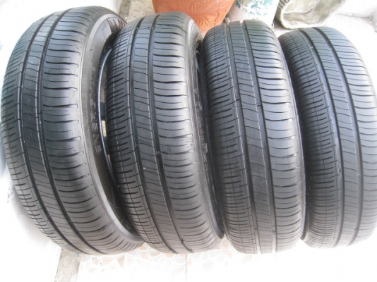 ขายล้อแม็กป้ายแดง Honda Brio 14"x5" et50 4รู100 + ยางผลิตสัปดาห์ที่23 ปี13 สนใจติดต่อเล็กคลองสามครับ (081-3747940)