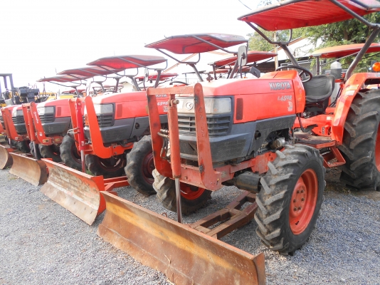 ขายรถแทรคเตอร์ รุ่น L4508 มือสองพร้อม ใบมีดดันดิน