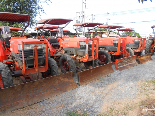 ขายรถแทรคเตอร์ รุ่น L4508 มือสองพร้อม ใบมีดดันดิน