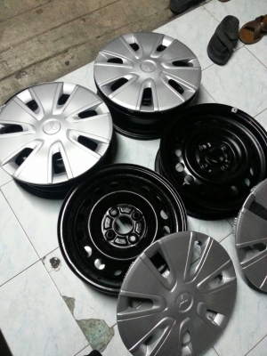 ขายกะทะ MIRAGE,ATTRAGE ป้ายแดง14"พร้อมฝา ใหม่กริ๊ป ชุดละ 1,000 บาท