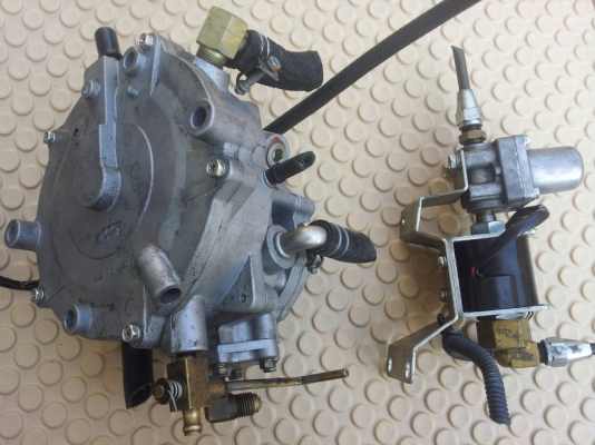 ขายหม้อต้มแก๊ส ญี่ปุ่นแท้ ยี่ห้อNikki (Nissan) พร้อมติ๊กแก๊ส อุปกรณ์ตามรูป ขาย 1,700  บาท