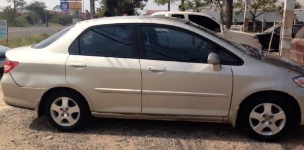 **233,000 บ.ต่อรอง**ขายรถเก๋งสภาพดีราคาเบาๆ HONDA CITY i-DSI 1.5 AT ปี 48/05 หน้า-หลังเดิมบางๆ เครื่องเดิมเกียร์เดิมไม่เคยติดแก๊ส  ภายในสวยคอนโซลครบ แอร์ พ.พาวเวอร์ กระจกไฟฟ้า CD-MP3 กุญแจรีโมท พร้อมใช้ งาน เอกสารครบ !!!ยอดจัดเต็ม ราคาต่อรองได้เด้อ พี่น้อ