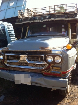 รถบรรทุก 6 ล้อ พร้อมใช้งาน 220,000 บาท เท่านั้น !!!