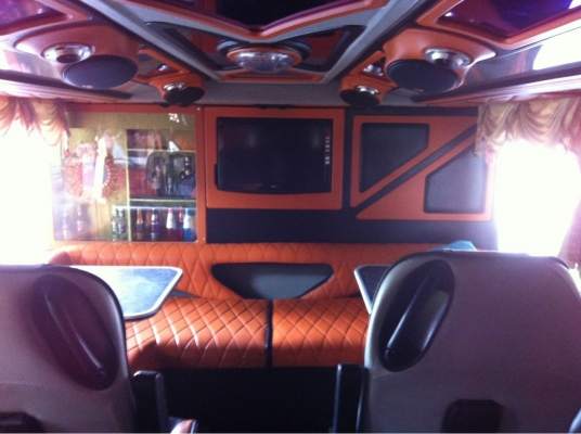 ขายรถทัวร์ 2 ชั้น 8 ล้อ สีส้ม ขายรถทัวร์ 2 ชั้น 8 ล้อ สีส้ม