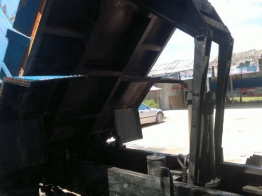 รถอิซูซุ 6 ล้อดั๊ม  85 แรงม้า