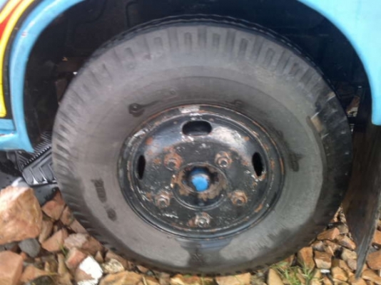 รถอิซูซุ 6 ล้อดั๊ม  85 แรงม้า