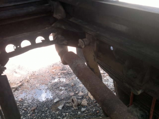 รถอิซูซุ 6 ล้อดั๊ม  85 แรงม้า