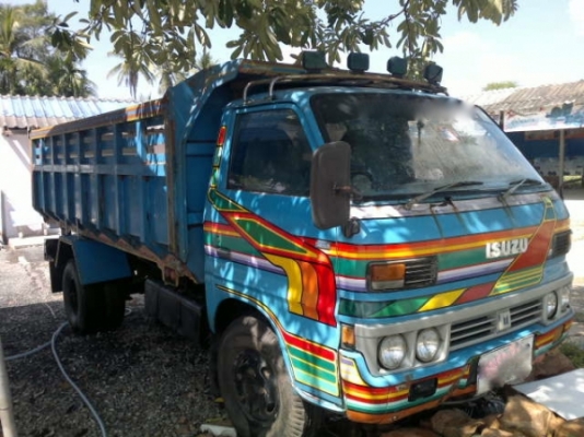 รถอิซูซุ 6 ล้อดั๊ม  85 แรงม้า