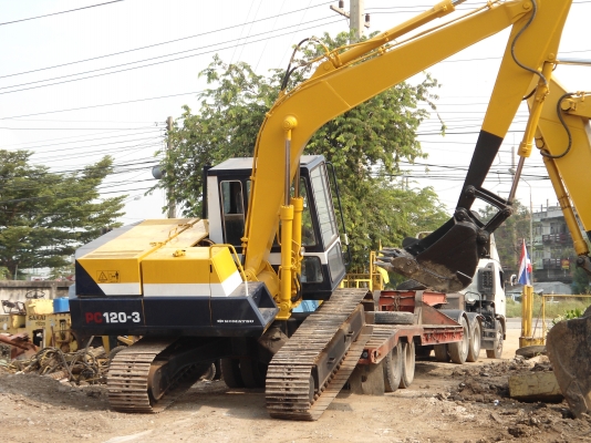 ขายรถแมคโครPC120-3 สภาพพร้อมใช้ สนใจติดต่อ บอย 085-156-2314 ขายรถแมคโครPC120-3 สภาพพร้อมใช้ สนใจติดต่อ บอย 085-156-2314