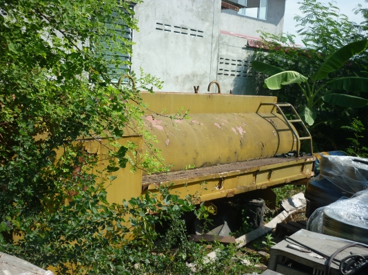 ขายถังน้ำสิบล้อ