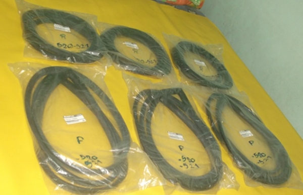 ขายยางขอบกระจก หน้าหลัง ดัทสัน 521 520 ขายยางขอบกระจก หน้าหลัง ดัทสัน 521 520