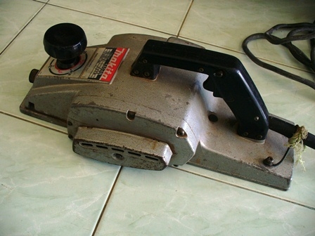 มาก่อนได้ก่อน กบไฟฟ้าMakita 1804N 136mm 5นิ้ว แท้ๆถูกๆ