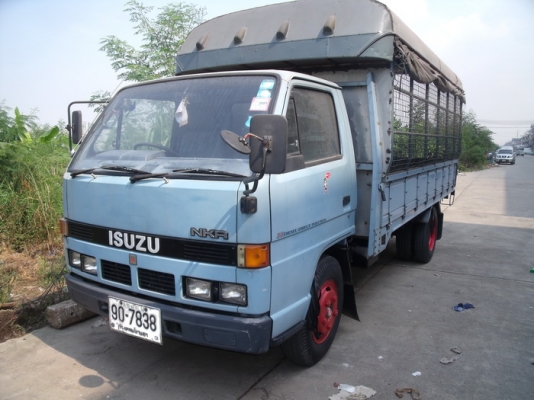 ขาย Isuzu NKR 6ล้อ หัวปี๊บ รถห้าง ยาว4.50ม. ปี95.