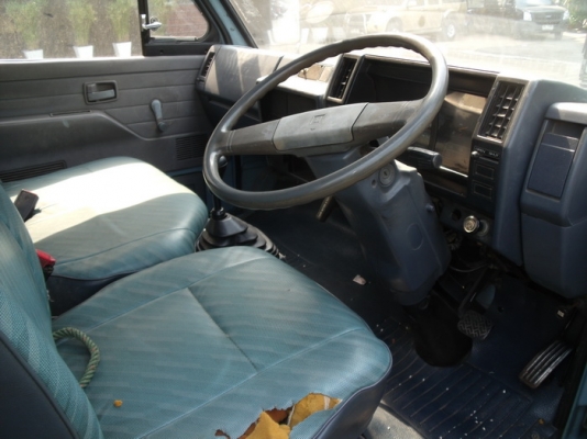 ขาย Isuzu NKR 6ล้อ หัวปี๊บ รถห้าง ยาว4.50ม. ปี95.