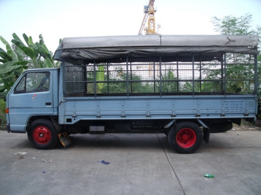 ขาย Isuzu NKR 6ล้อ หัวปี๊บ รถห้าง ยาว4.50ม. ปี95.