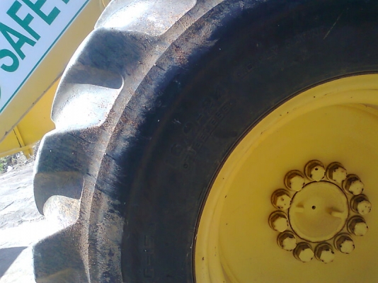 ขายด่วน..รถตักล้อยางสวยแน่นKOMATSU WA100-1 รถเก่าญี่ปุ่น ต่อแขนยาว เสริมปากบุ้งกี๋แล้ว ปรับสภาพแล้ว พร้อมลุยงาน.