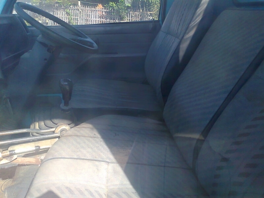 ขายด่วน..รถหกล้อ ISUZU NKR 110 แรงม้า รุ่นเกียร์สั้น  มีเล่มทะเบียน มีภาษีครบ.